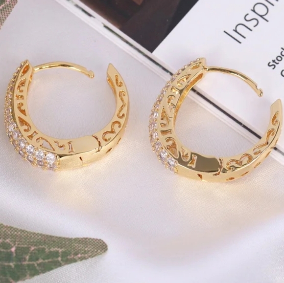 Gold plated Cubic Zirconia Earrings - Picture 4 of 6